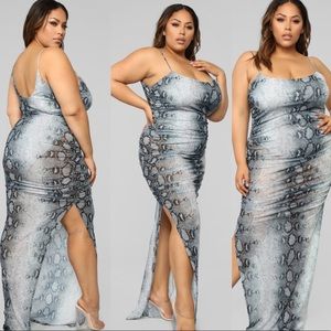 New With Tags - 3X Plus Size Long Snake Dress